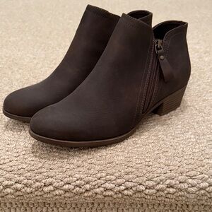 Arizona Jean Co. Brown Ankle Booties Memory Foam Zip Up Women’s Size 10W